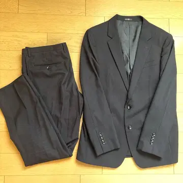 네이비 비즈니스 정장 자켓과 팬츠 세트