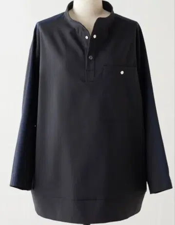 새상품 ear PAPILLONNER 하프 버튼 라인 상의