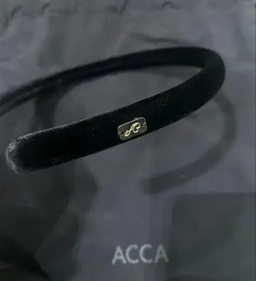 ACCA 벨벳 블랙 헤어밴드