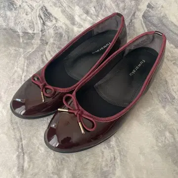 후와라쿠 23.5 와이드 버건디 발레 슈즈