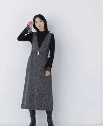 벨트 부착 V넥 점프 스커트 내추럴 뷰티 베이직