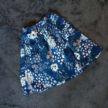 adidas 꽃무늬 플레어 스커트 S 블루 네이비