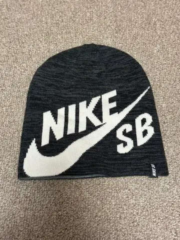 NIKE SB 니트 모자 비니 리버서블