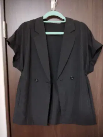 블랙 반팔 자켓 M 사이즈 아모르 카프리스