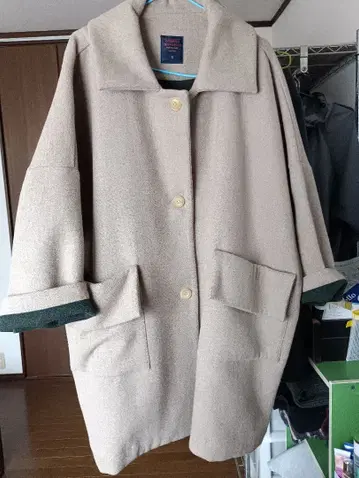 베이지 오버 사이즈 코트