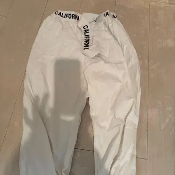 ZUMBA 화이트 팬츠와 그래피티 팬츠 세트