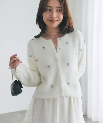 택 포함 새상품 라부티크봉봉 비쥬 자수 자켓 가디건 니트