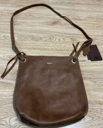 미사용 ROOTS CANADA 루츠 가죽 숄더백 브라운