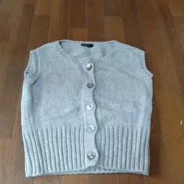 FOSSI 그레이 슬리브리스 니트 베스트