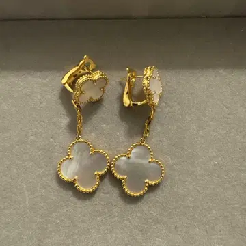 골드 체인 네잎클로버형 귀걸이 반클 매직 함플라