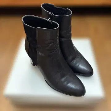 오데뜨 앤 오딜 숏부츠 블랙 가죽 23