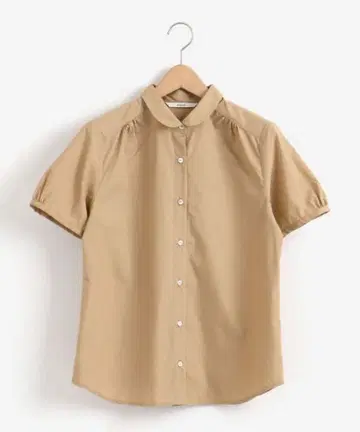 프렌치 블루 스테디셀러 반팔 블라우스 베이지