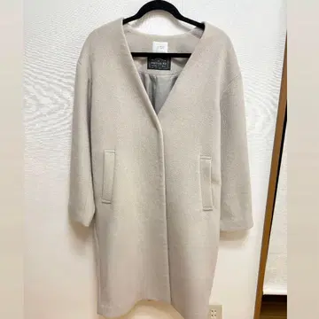 LOWRYS FARM 메리노 노카라 코트