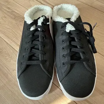 미사용 새상품 PUMA 블랙 스니커즈 28.0 CM