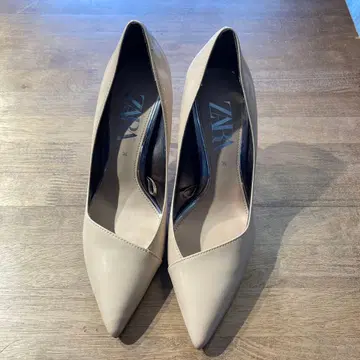 ZARA 베이지 하이힐 36