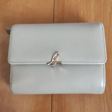 애니에스베 가죽 3단 폴더형 지갑 크림색