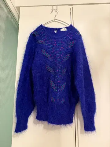 모헤어 혼방 보라색 긴팔 스웨터