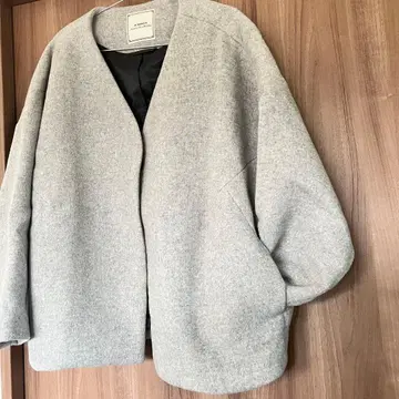 지나시스 숏 비버 하프 노카라 코트 그레이