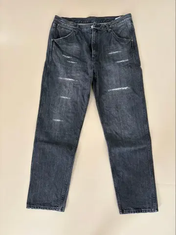 BEAMS 데미지 가공 다크 그레이 스트레이트 청바지