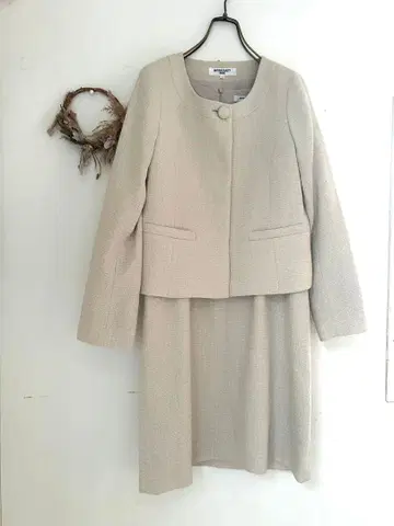 내추럴 뷰티 베이직 베이지 트위드 정장 세트