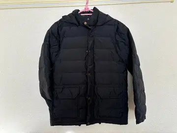 후드 부착 블랙 다운 자켓