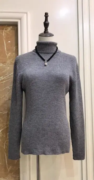 그레이 리브 편직 하이넥 긴팔