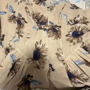 컨디션 최상 해바라기 꽃무늬 슬리브리스 원피스