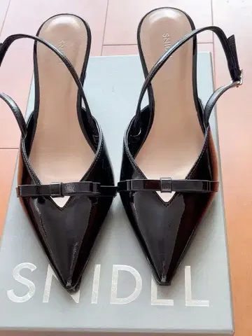 SNIDEL 펌프스 블랙 에나멜 완판템
