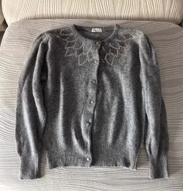 비즈 장식 그레이 긴팔 가디건