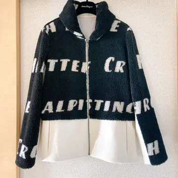 세모아주 블랙 로고 보아 절개 코트