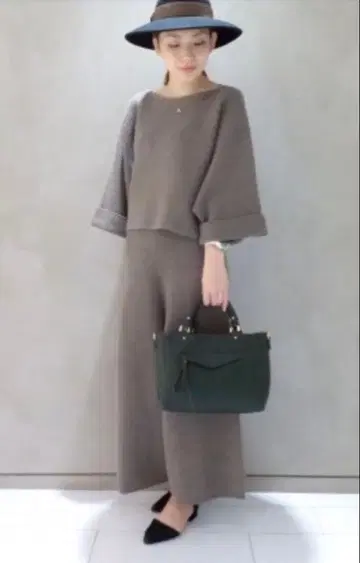 칼리테 니트 풀오버 & 팬츠 셋업 F 그레이지