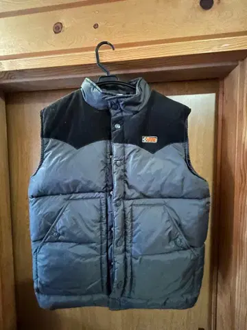 VANS 다운 베스트 L 사이즈 스케이트보드 반스