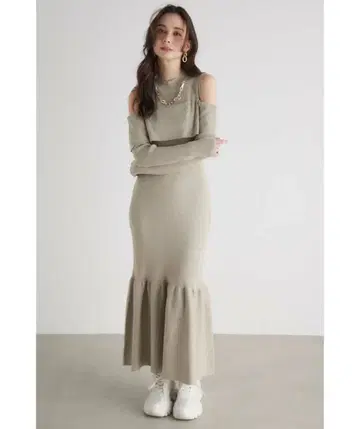 그레이 오프숄더 니트 원피스 rienda