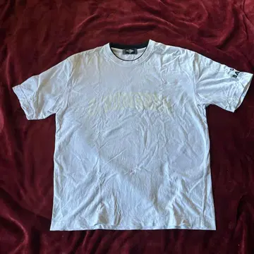 화이트 긴팔 T셔츠 E.R.B.