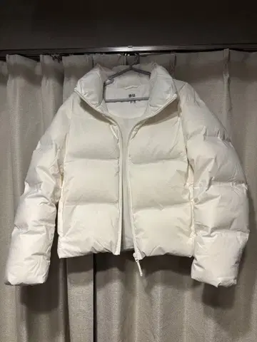 유니클로 심리스 다운 화이트