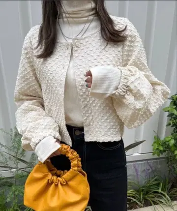 아이보리 벌룬 슬리브 가디건