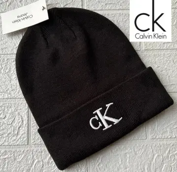 Calvin Klein 블랙 니트 비니