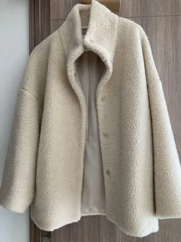 Ballsey 보아 슬라이버 스탠드넥 코트