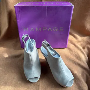 새상품 RAMPAGE 베이지 오픈토 하이힐 샌들