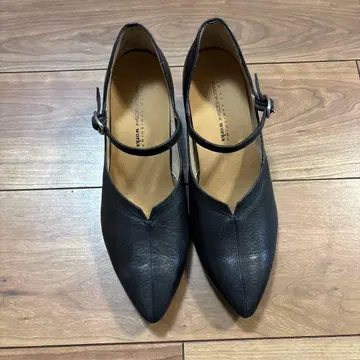 블랙 스틸레토 하이힐 22.5cm