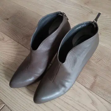 carino 브라운 가죽 부티