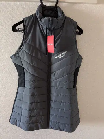 택 포함 새상품 marie claire SPORT 충전솜 롱 베스트 블랙