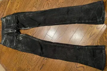 LGB 블랙 부츠컷 데님 엠보싱 가공