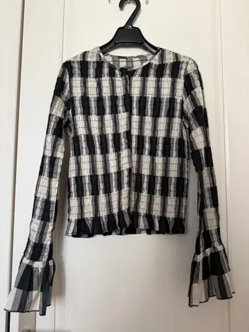 12/31 마감 CLANE 셔링 디자인 블라우스 size1