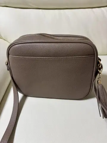 태슬 장식 합성 피혁 숄더백