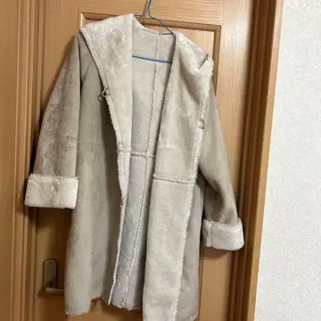 GU 무스탕 코트 라이트 그레이 S