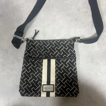 TOMMY HILFIGER 숄더백 기하학 패턴