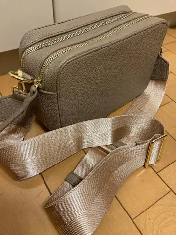 그레이 합성 피혁 숄더백