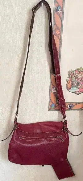 버건디 가죽 숄더백