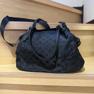 이삭 2way 숄더백 블랙 도트 무늬 에나멜